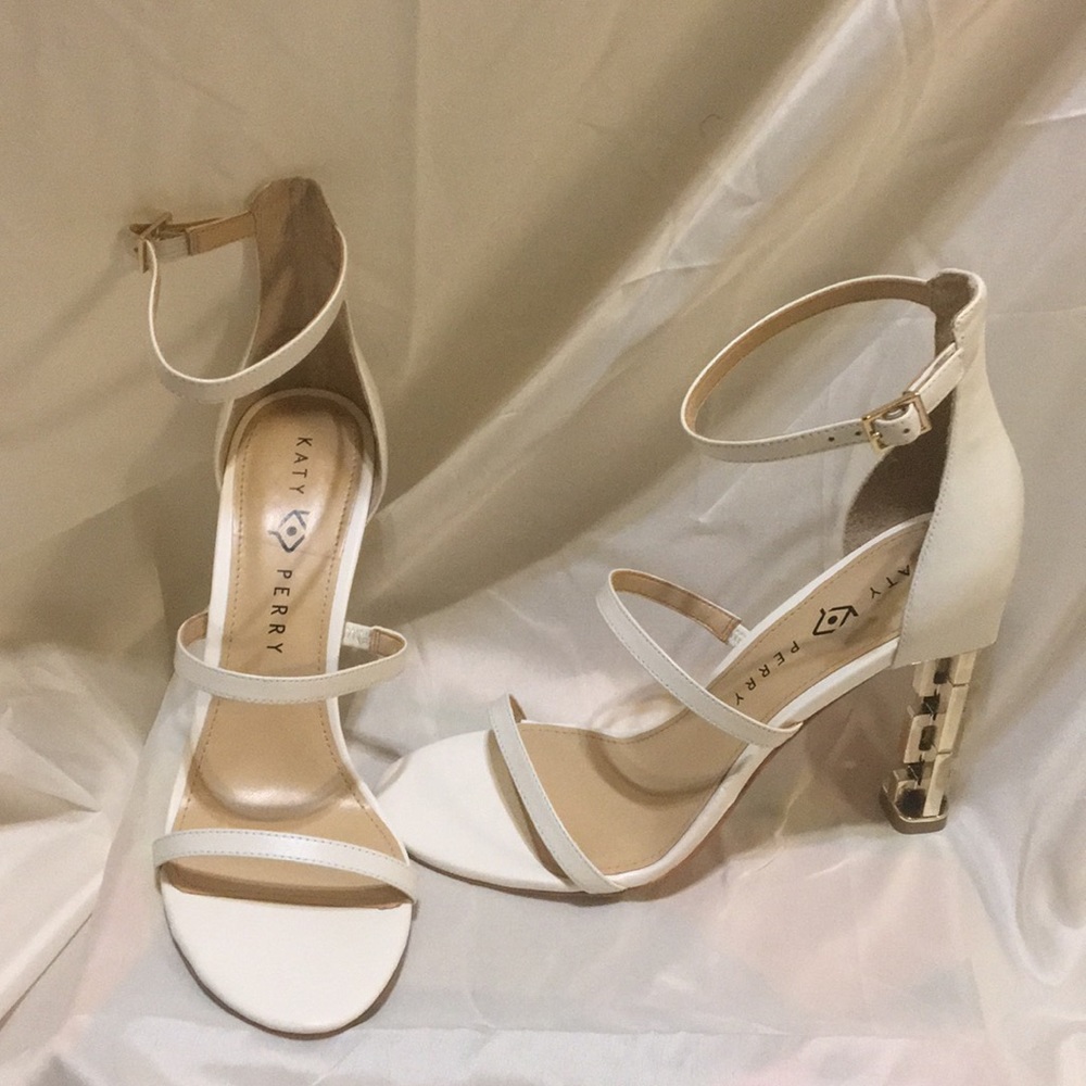 Katy Perry Vila-Nappa shoes